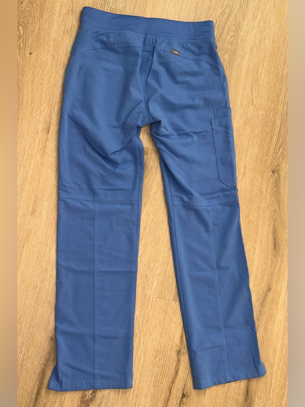 FIGS Scrub Pants - Picture 2 of 10
